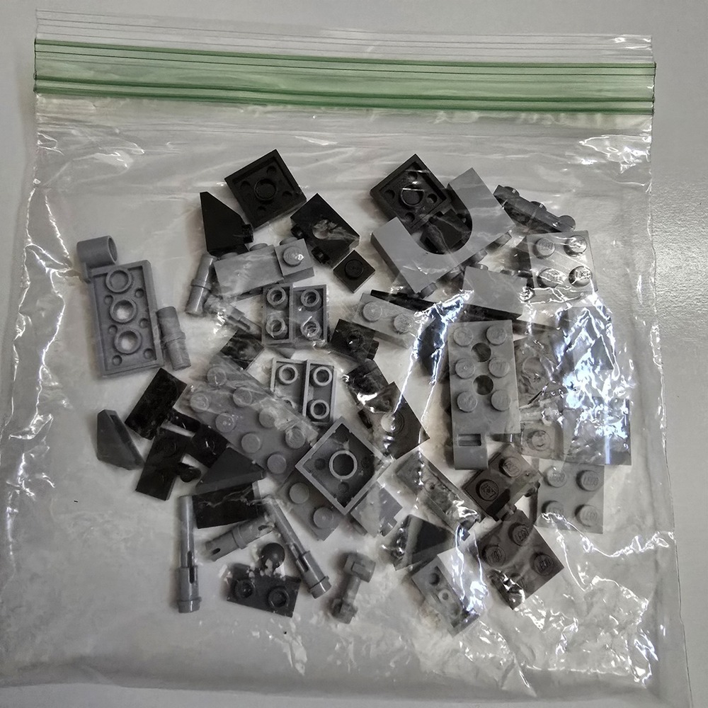 LEGO 11009 Classic Bricks & Lights‎ RETIRED Not Sure If Complete Damaged Box - Picture 6 of 13